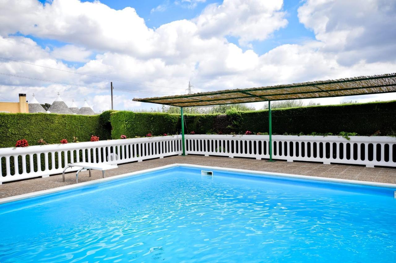 マルティナ・フランカ I Cinque Trulli With Swimming Poolヴィラ エクステリア 写真