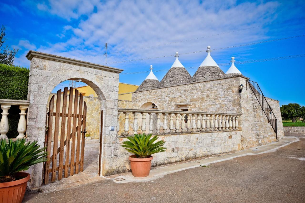 マルティナ・フランカ I Cinque Trulli With Swimming Poolヴィラ エクステリア 写真